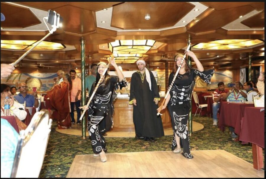 Cairo: Nile River Dinner Cruise with Belly Dance and Tanoura - WiFi, children, and other practical details