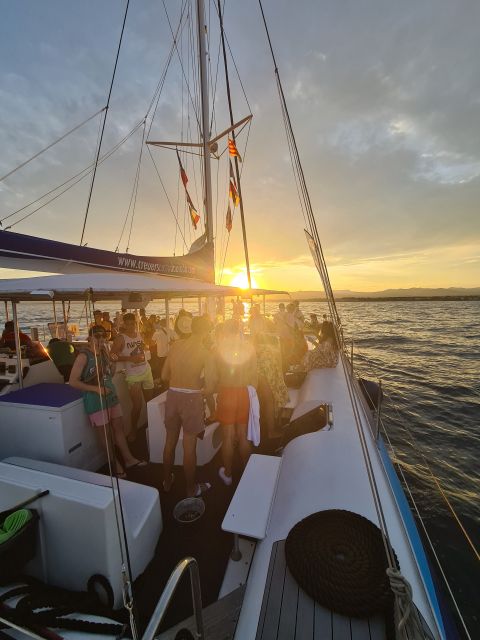 Cambrils: Evening Cruise with Fireworks Display and Drinks - The Tarragona port view: beautiful and industrial