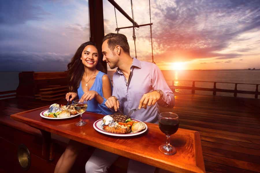 Cancún: Columbus Dinner Cruise and Sky Wheel Pass Go - The best time to book the cruise