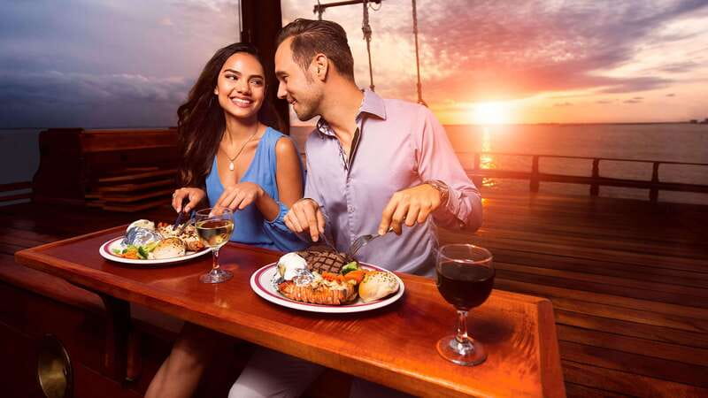 Cancun: Columbus The Romantic Dinner Cruise - What the $79 price really buys you