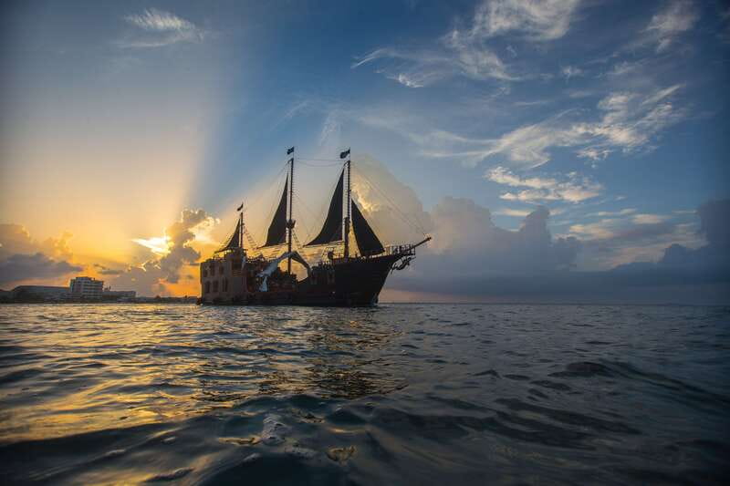 Cancún: Jolly Roger Pirate Dinner Cruise 2025 - Key points to know before you board