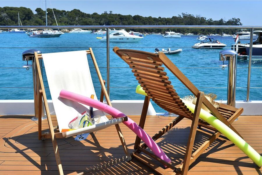 Cannes: Half-Day Catamaran Cruise with Lunch - Returning from St. Marguerite Island