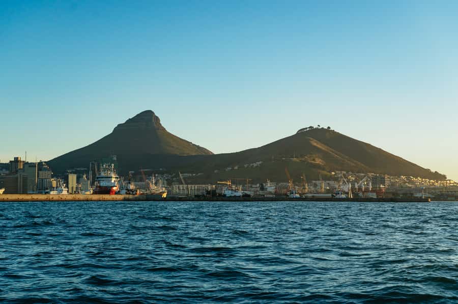 Cape Town: Sunset Champagne Cruise and 3-Course Dinner - Key points to know