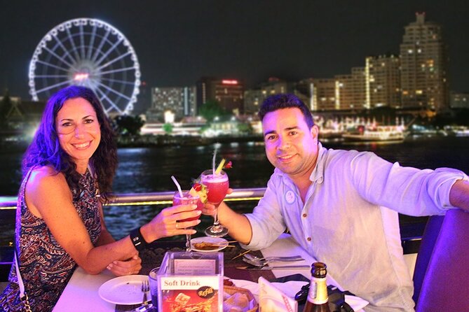 Chaophraya Cruise Dinner Cruise Along With Chao Phraya River Bangkok - Live singers change the mood after dinner