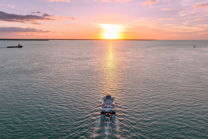 Charles Darwin Dinner Cruise - The sound and social atmosphere onboard