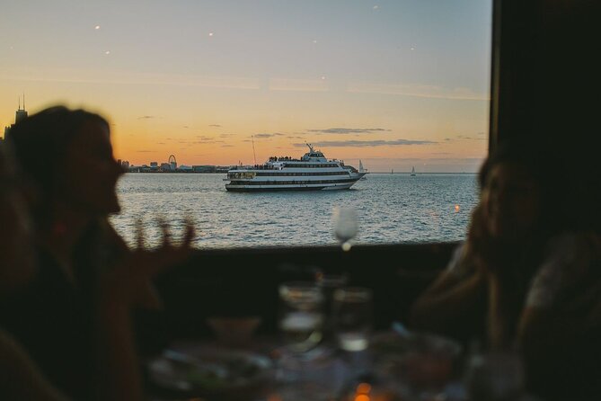 Chicago Premier Dinner Cruise on Lake Michigan - Dress code and practical comfort