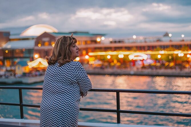 Chicago Signature Dinner Cruise on Lake Michigan - When dinner becomes a party