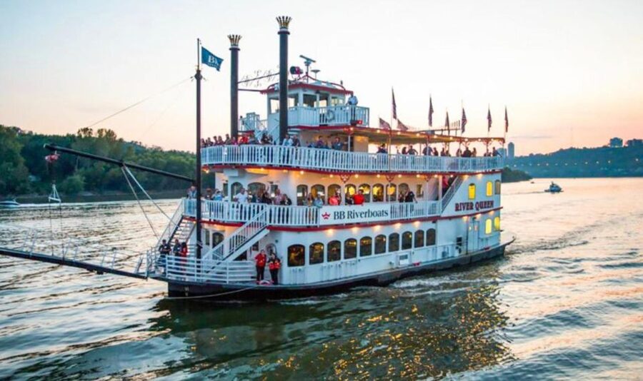 Cincinnati: Dixieland Jazz Brunch Cruise - Boarding beside Newport Aquarium