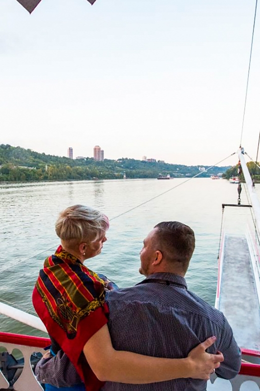 Cincinnati: Riverboat Cruise with Lunch and Entertainment - Boarding, Seating, and the First Half-Hour
