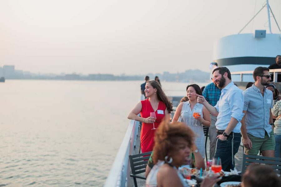 City Cruises Baltimore: Brunch, Lunch, or Dinner Cruise - What the service adds to the meal