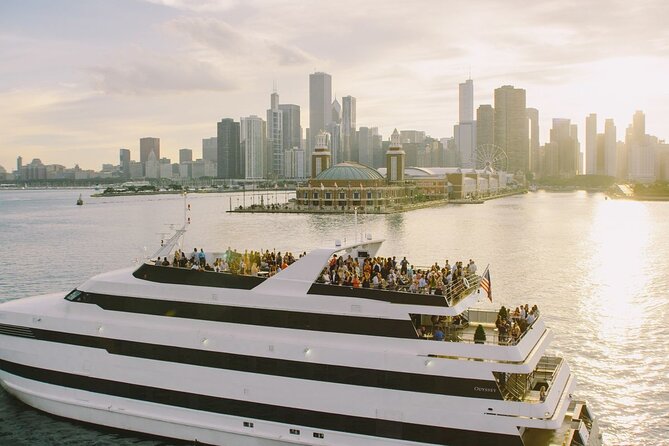 City Cruises: Chicago Fireworks Premier Dinner Cruise - Fireworks are the reason to book this cruise