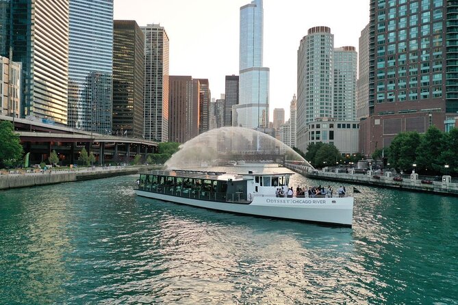 City Cruises Chicago: Fireworks Premier Plus Dinner Cruise - Boarding near the NBC Tower