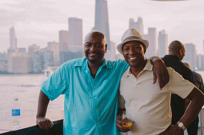 City Cruises Chicago: Fireworks Signature Dinner Cruise - Practical details that can change your night