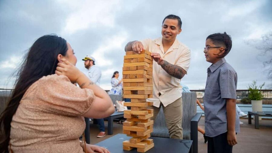 City Cruises Chicago: Lake Michigan Fireworks Dinner Cruise - Music, dancing, and games on board