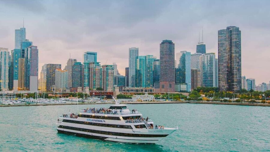 City Cruises Chicago: Lake Michigan Lunch or Dinner Cruise - Brunch, lunch, or dinner: choosing the right departure