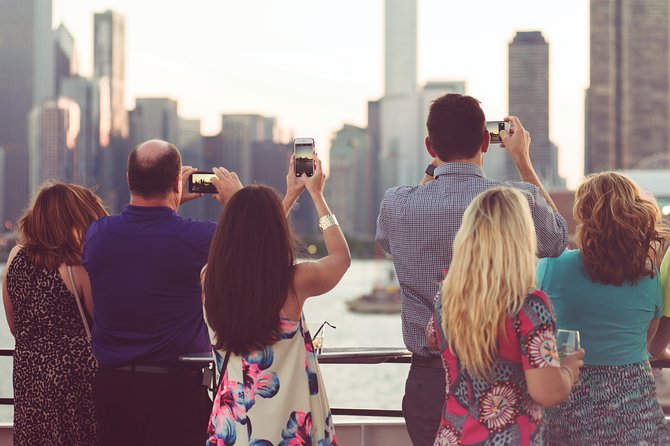 City Cruises Chicago: Premier Lake Michigan Brunch Cruise - Music, service, and the overall mood