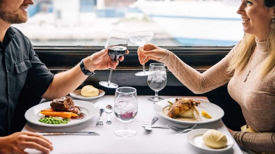 City Cruises Chicago: Premier Lunch or Dinner Cruise - Dress for the dining room, not the beach