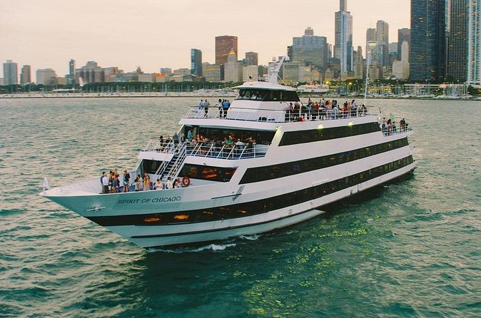 City Cruises Chicago: Signature Brunch Cruise on Lake Michigan - North Avenue Beach and the northern skyline