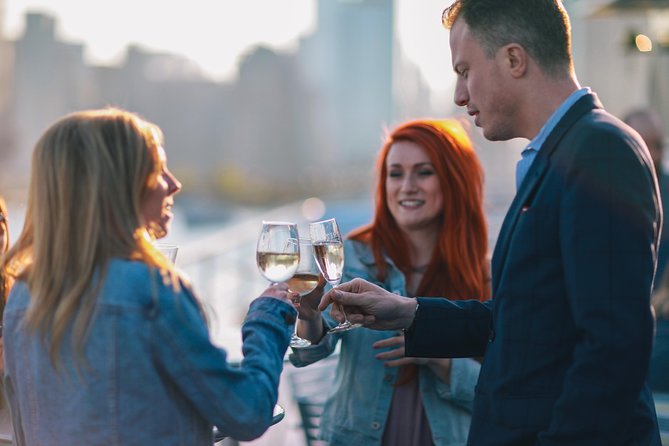 City Cruises Chicago: Signature Lunch Cruise on Lake Michigan - Who should book this Chicago lunch cruise?