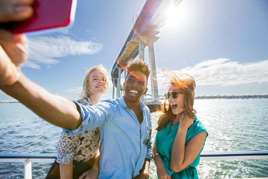 City Cruises Long Beach: Sunday Premier Mimosa Brunch Cruise - A two-hour route with Long Beach landmarks