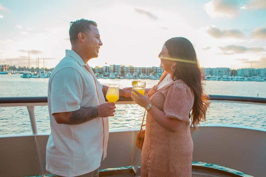 City Cruises Marina Del Rey: Sunset Cruise with Dinner - Watching Balboa Peninsula and Mariner’s Mile from the Water