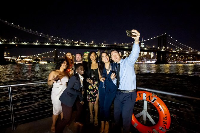 City Cruises New York: Bateaux Premier Dinner Cruise - What the $180.54 price really covers