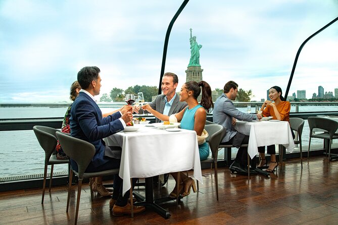 City Cruises New York Bateaux Premier Lunch Cruise - Turning toward the bridges