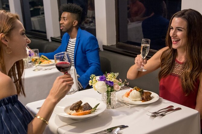City Cruises New York: Signature Dinner Cruise - Dinner first, dancing later