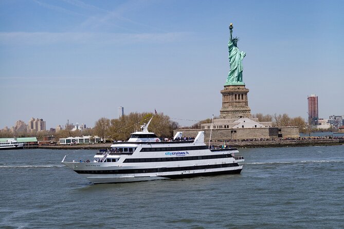 City Cruises New York Signature Lunch Cruise - The Hudson River views are the main attraction