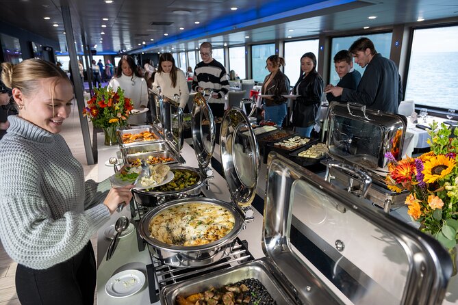City Cruises San Diego: Buffet Dinner Cruise - Music, Dancing, and the Celebration Factor