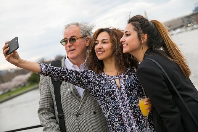 City Cruises Washington DC: Signature Mimosa Brunch Cruise - Brunch at a guaranteed table