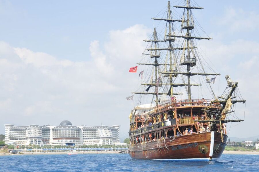 City of Side: Manavgat River Boat Lunch Cruise & Bazaar Tour - Three hours on the Manavgat River