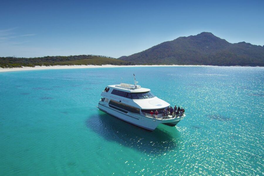 Coles Bay: Wineglass Bay Adults-Only Cruise with Lunch - Ploughman’s lunch, oysters, wine, and beer