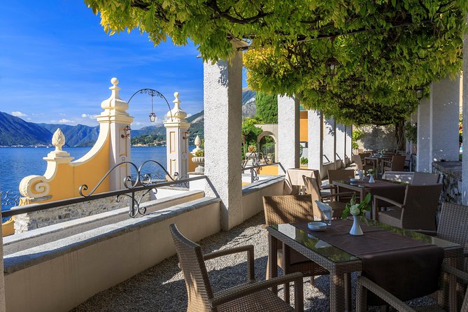 Cruise and Dinner on Lake Como from Varenna - Meeting the boat at Varenna’s taxi dock