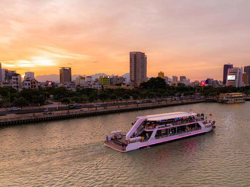Da Nang: Poseidon Cruise with Dinner and Dragon Bridge Show - What the Poseidon Cruise is really like