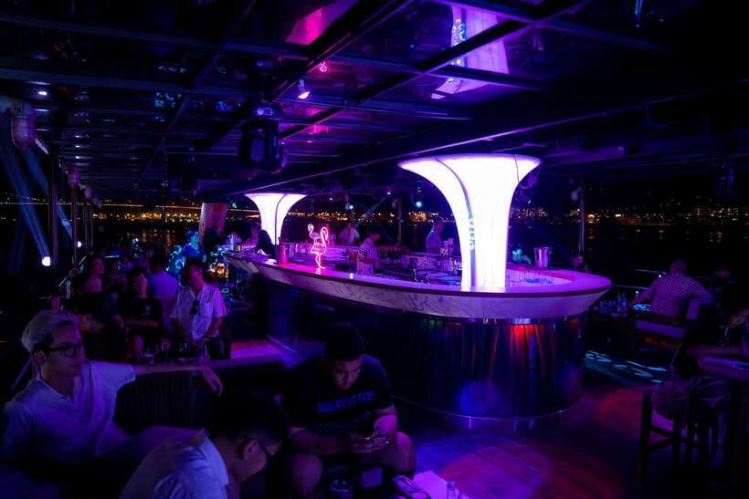 Da Nang: Poseidon Cruise with Dinner and Dragon Bridge Show - Traditional dance, Timber dance, and the DJ