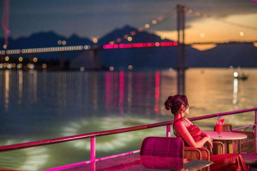 Da Nang: Poseidon Cruise with Dinner and Dragon Bridge Show - Seeing Dragon Bridge breathe fire