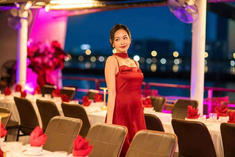 Da Nang: Poseidon Cruise with Dinner and Dragon Bridge Show - How good is the value at $21?