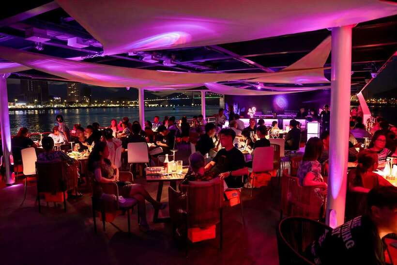 Da Nang: Poseidon Cruise with Dinner and Dragon Bridge Show - Service and celebrations aboard