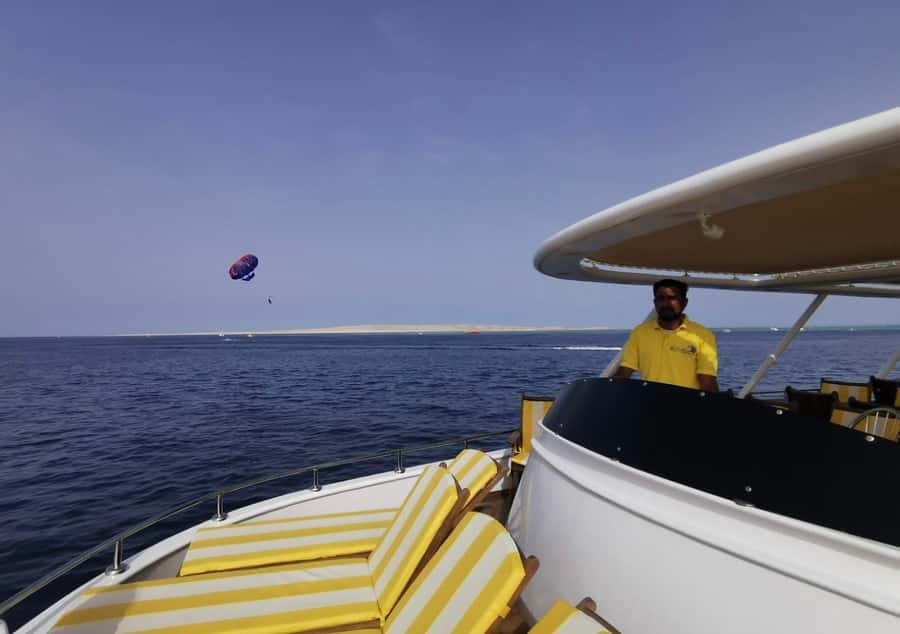 Dahab: luxury Snorkeling cruise with buffet lunch - Safety, Guides, and Family Use