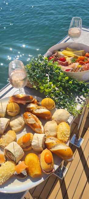 Departure from Quiberon Port Haliguen for a brunch cruise - What the Three Hours Feel Like