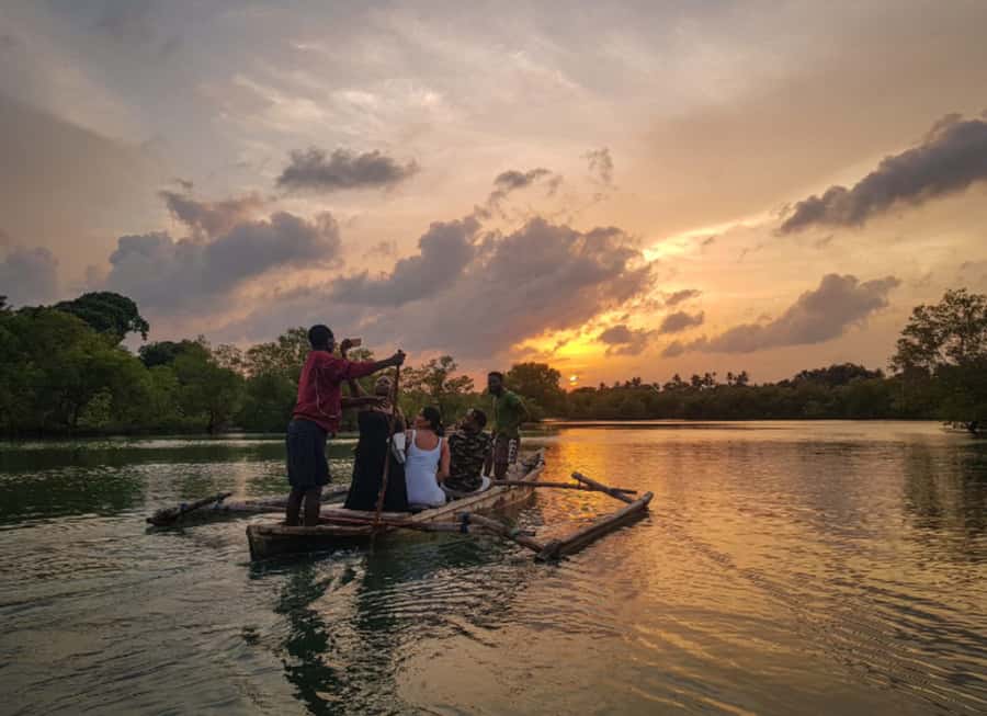 Diani Beach: Sunset Dhow Cruise with Dinner - Key points at a glance