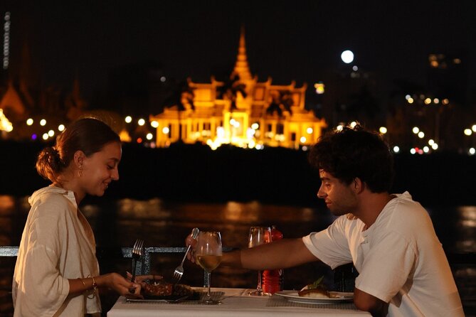 Dinner 4-course Mekong River cruise with Kanika Boat - What the evening is really about