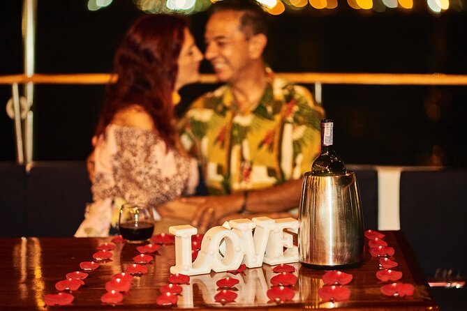 Dinner cruise on Cartagena's bay with Sibarita Master - Is the romantic upgrade worth it?