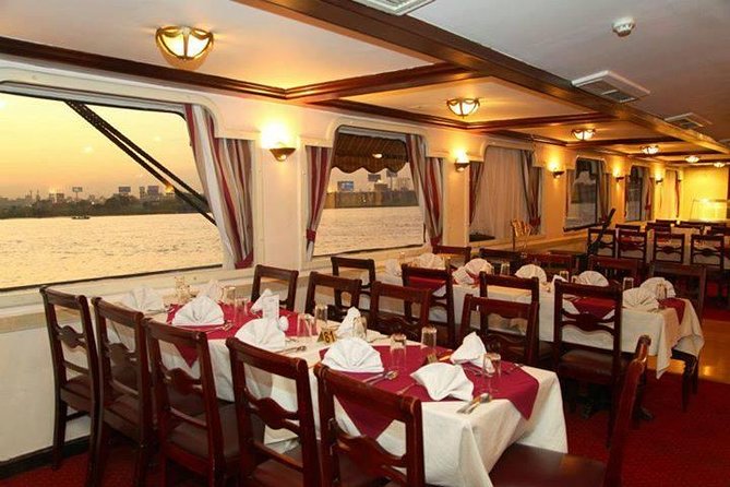Dinner cruise on the Nile - A Cairo evening that begins on the water