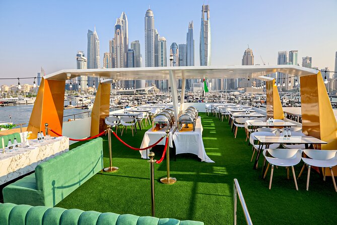 Dinner Cruise with Multi Show Boonmax Carnival - What the Boonmax Carnival evening is really like