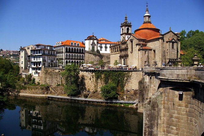 Douro Valley Tour: Wine Tasting River Cruise and Lunch from Porto - Pinhão and the Golden River