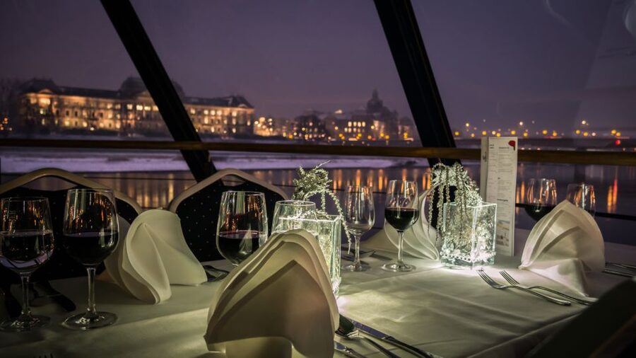 Dresden: Evening River Cruise with Dinner - The first stretch of the evening cruise