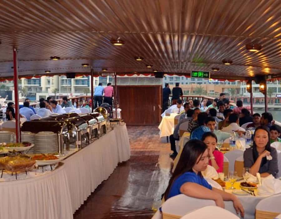 Dubai: Dhow Dinner Cruise on Creek or Marina with Live Shows - Key points before you book