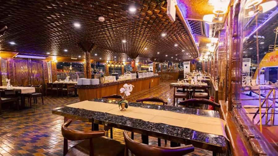 Dubai: Marina Dhow Dinner Cruise with Live Entertainment - Practical planning for a smoother evening